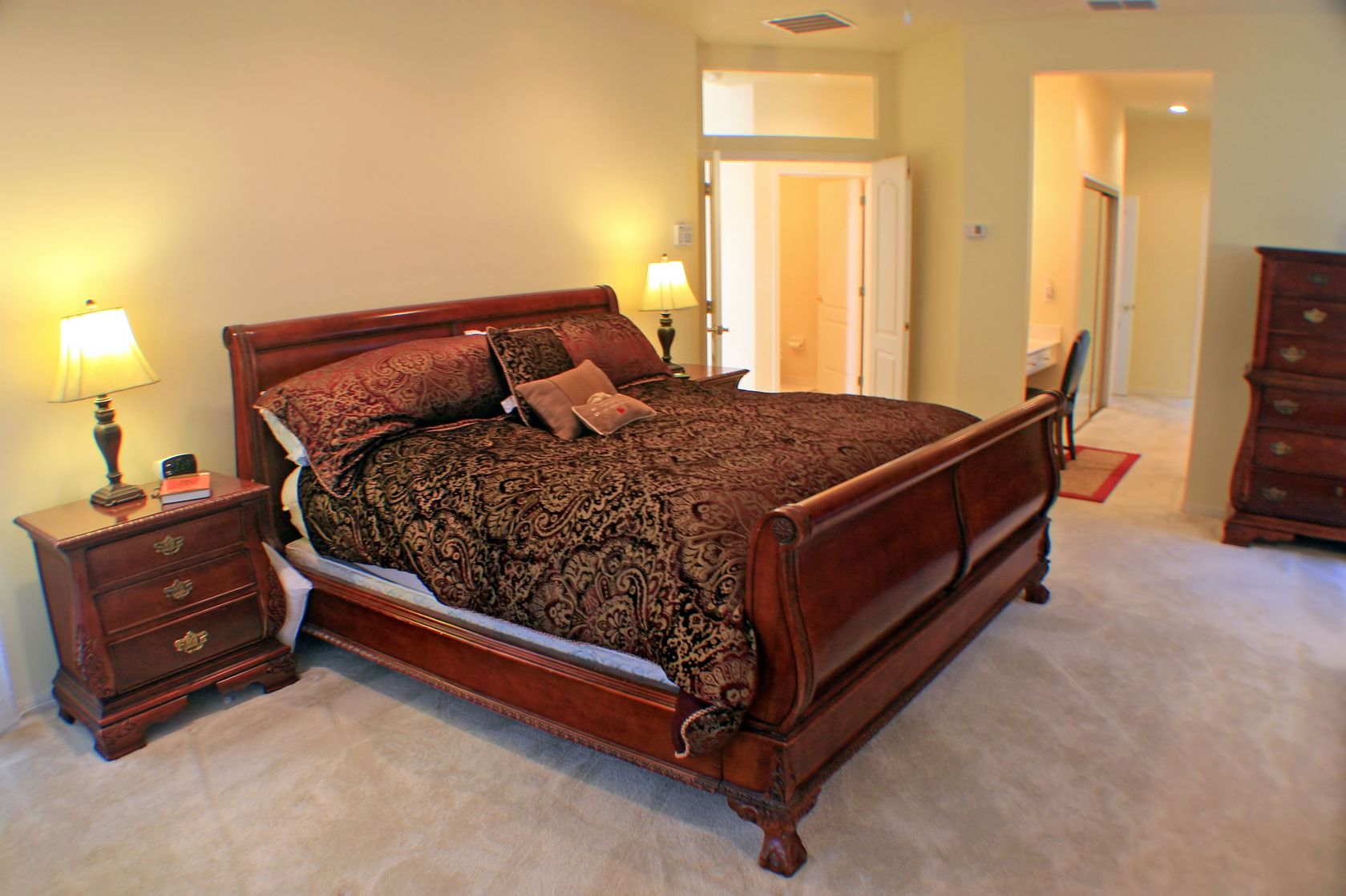 sleigh bed