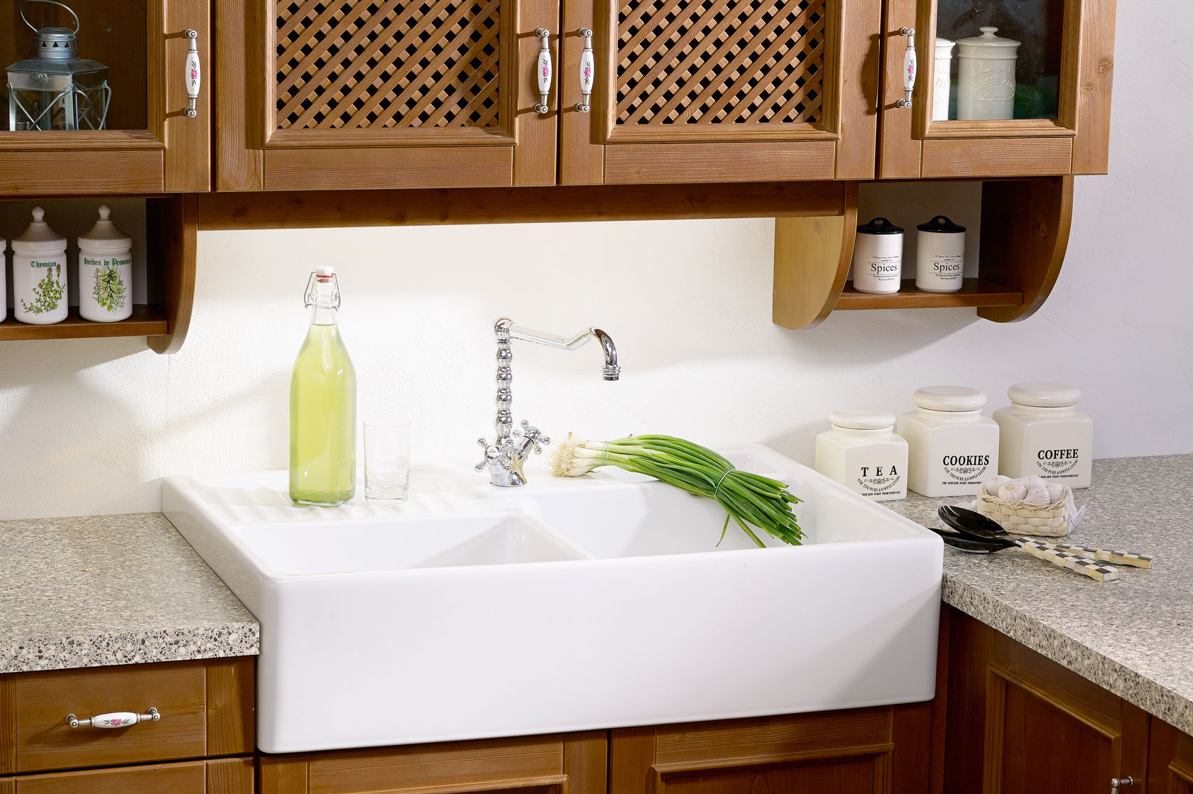 farmhouse kitchen sink