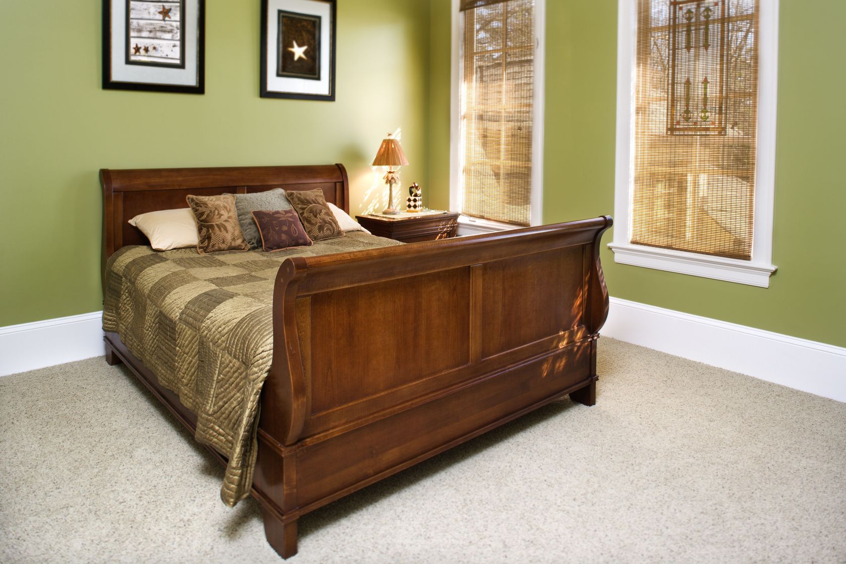sleigh bed