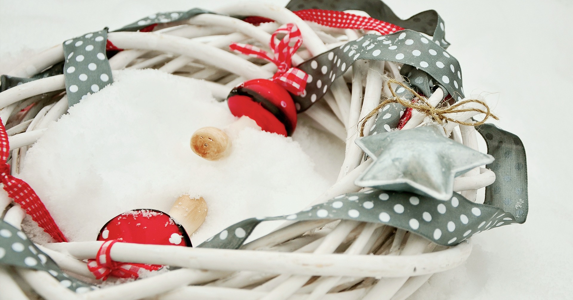 white christmas wreath