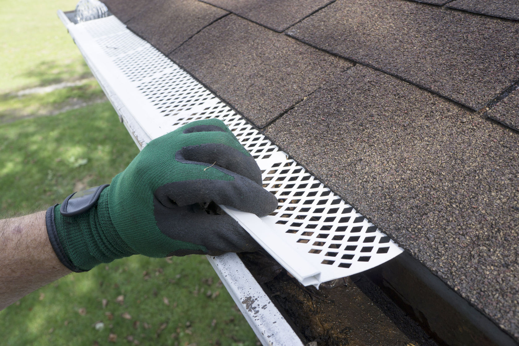 roofing contractors gutter guard