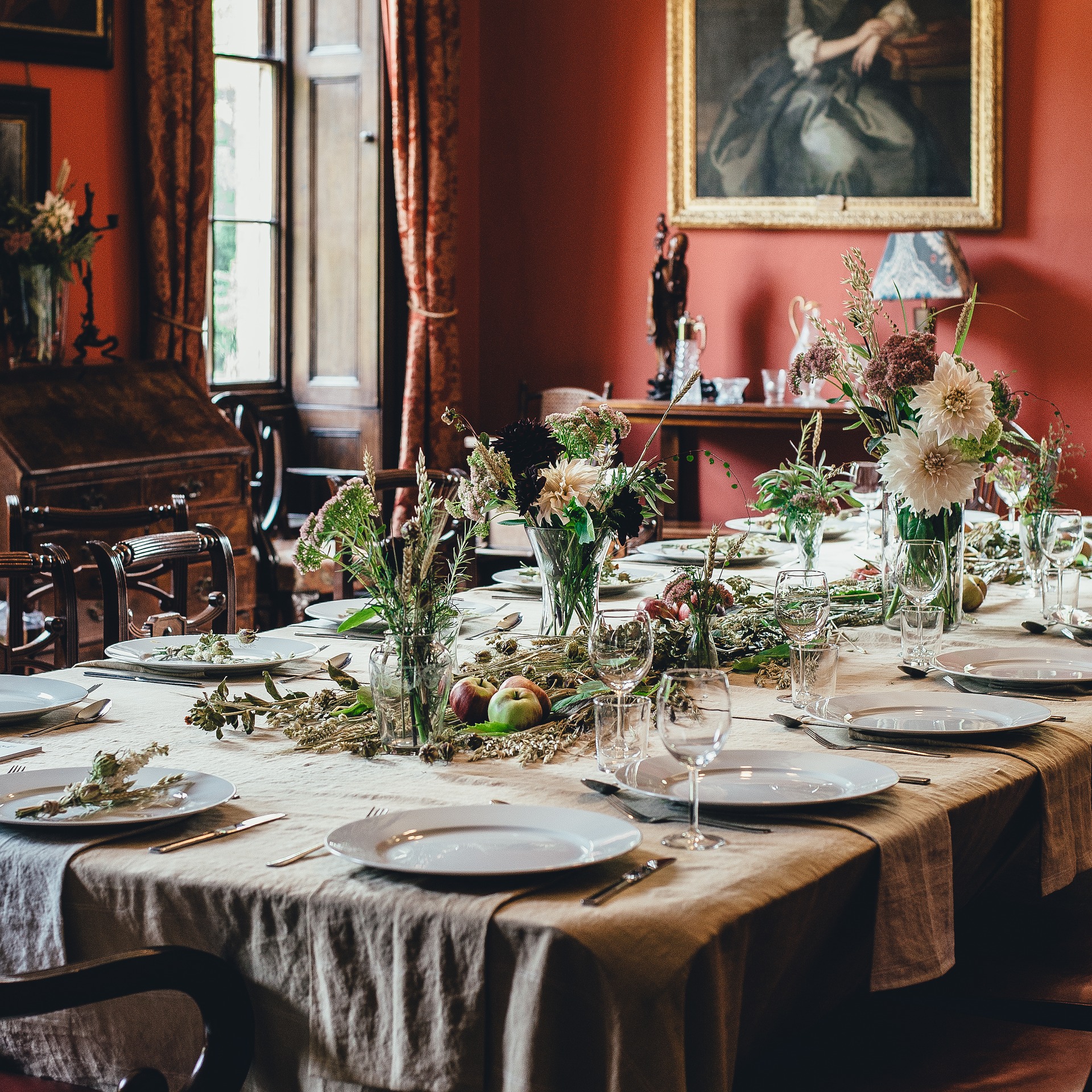 decorative dining table setting