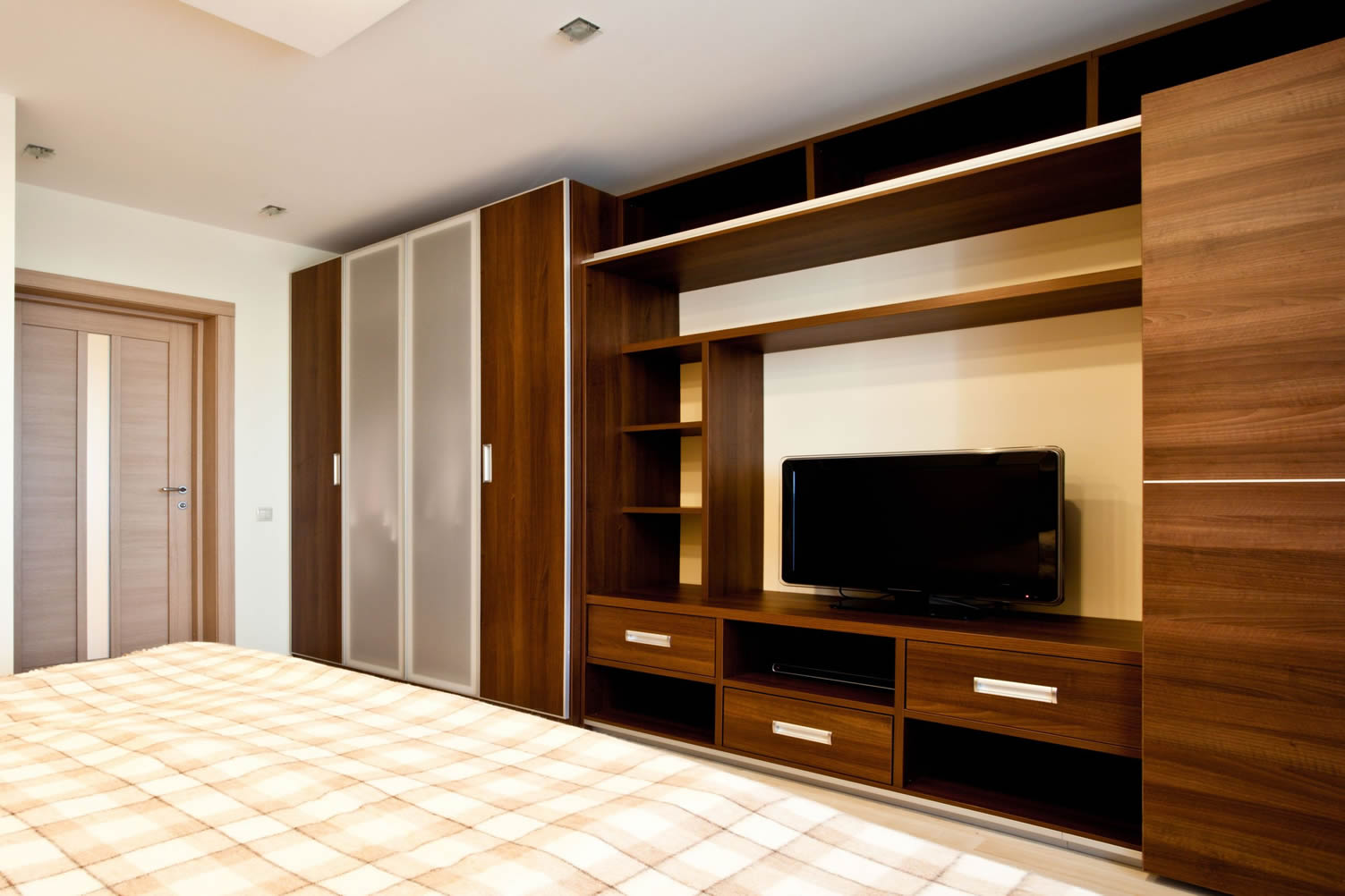 sliding wardrobe