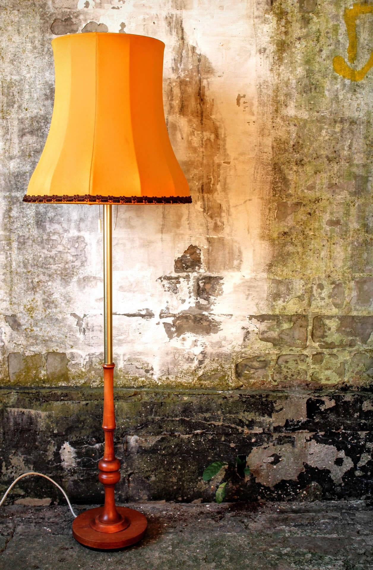 floor lamp