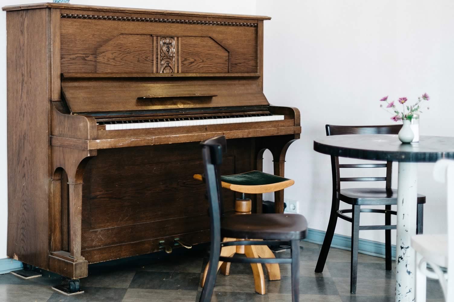 piano room