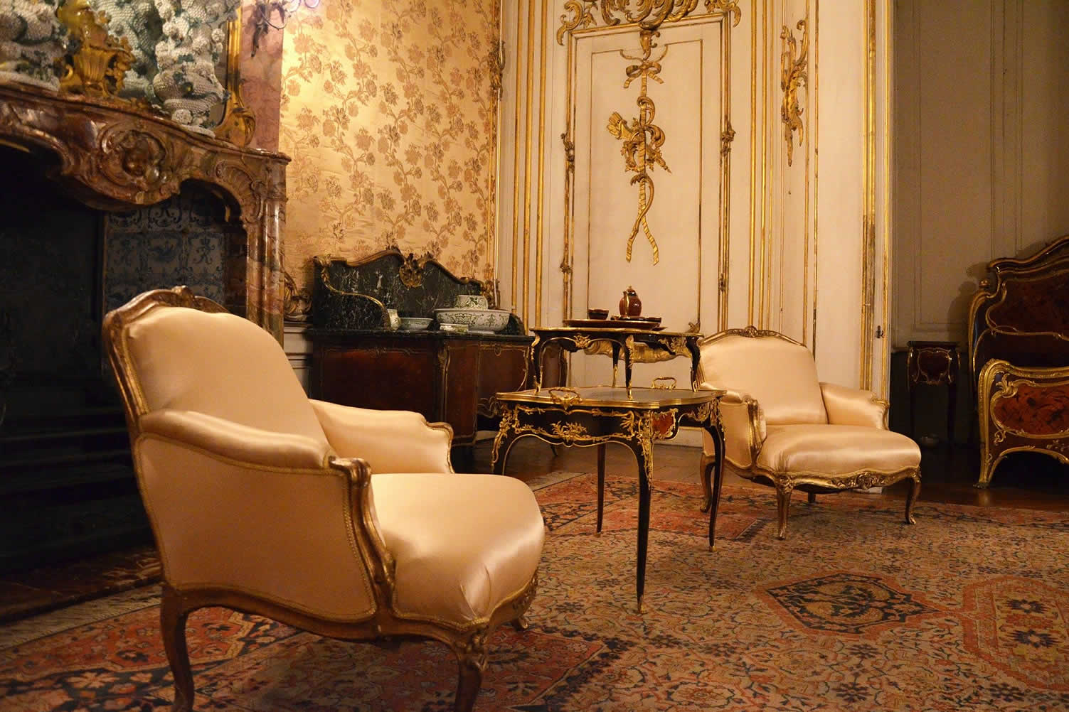 accent chairs