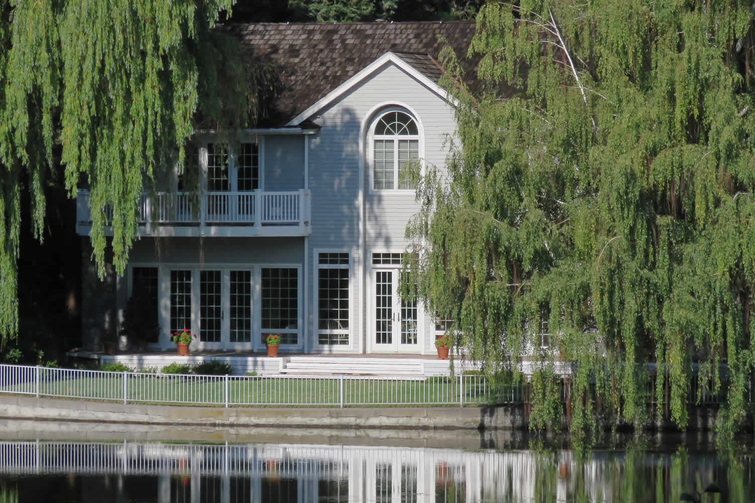 how trees can ruin roof